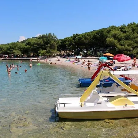 Apartment Apartments By The Sea Tisno, Murter - 5136 *