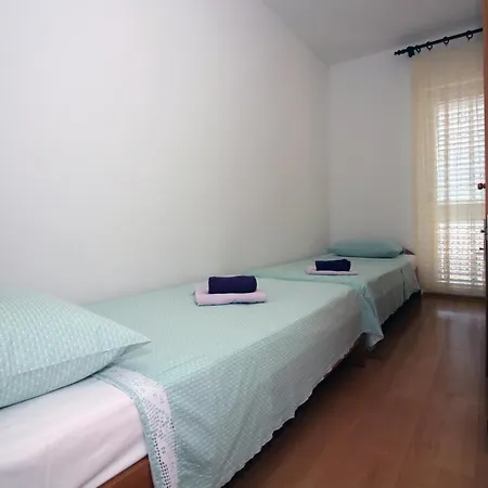 Apartment Apartments By The Sea Tisno, Murter - 5136