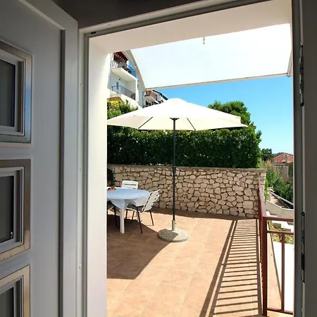 Apartments By The Sea Tisno, Murter - 5136 * Tisno