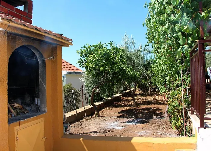 Apartamento By The Sea Tisno, Murter - 5136