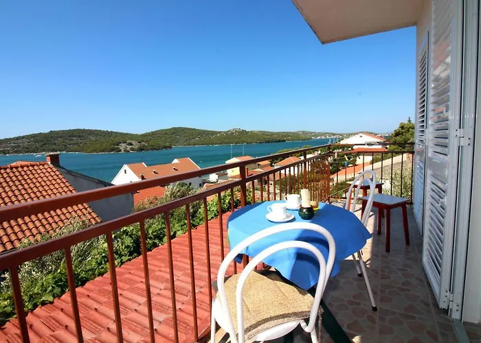 Apartments By The Sea Tisno, Murter - 5136 Apartman Tisno